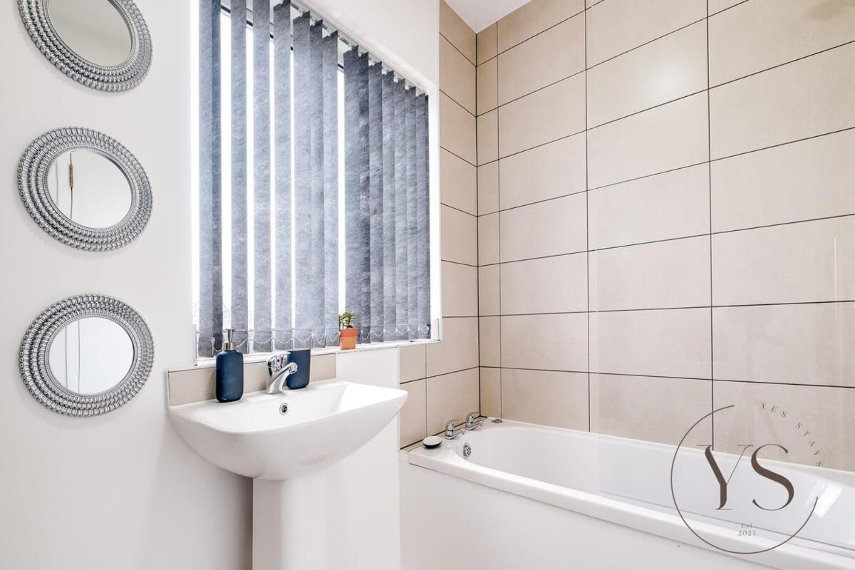 Stylish 3br - Beautiful Garden - Parking
