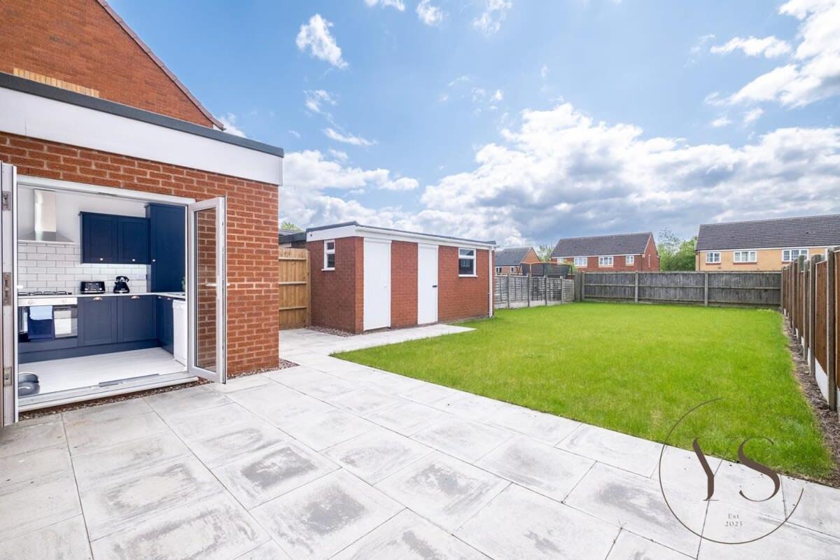 Holiday home Stylish 3br - Beautiful Garden - Parking *