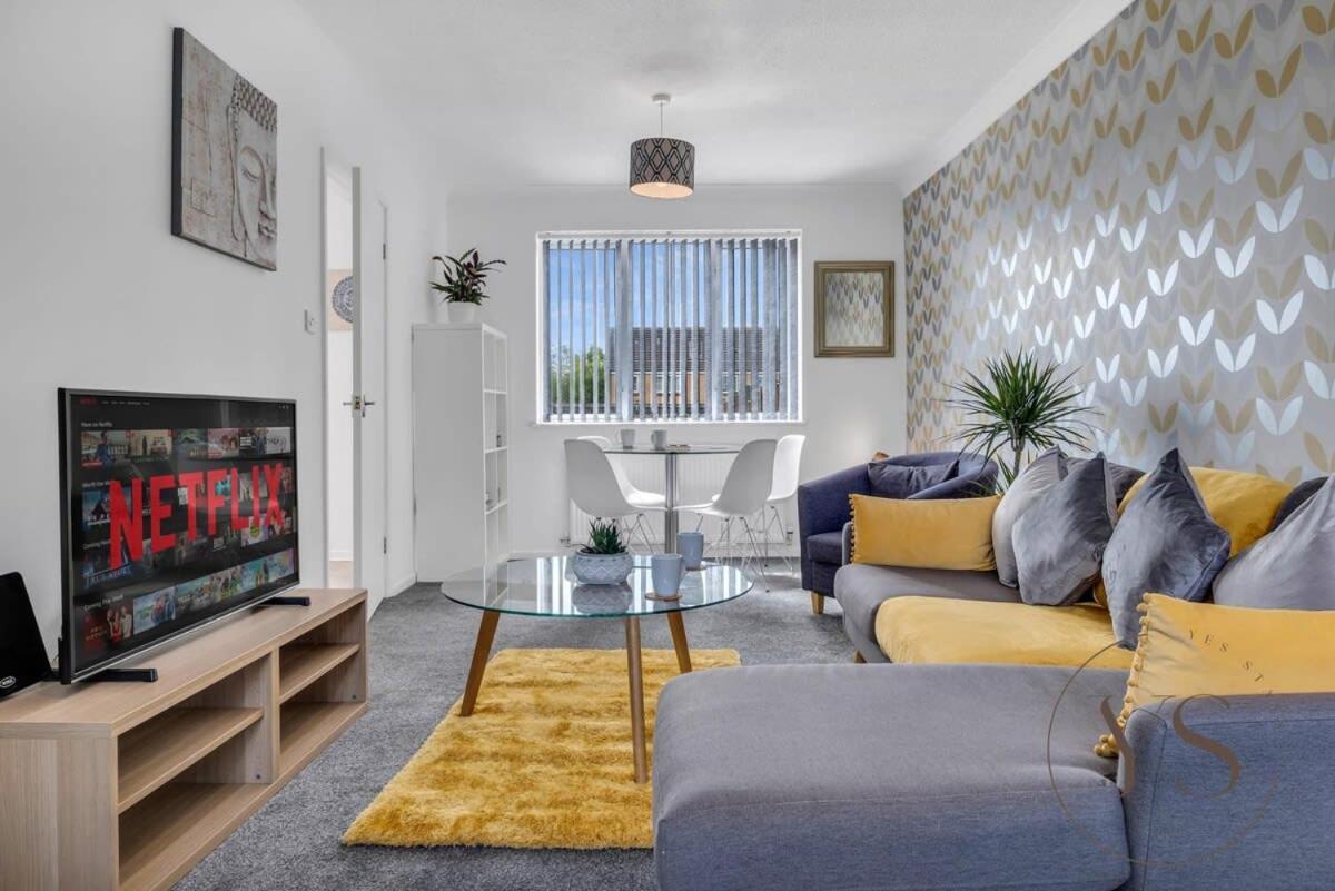 Stylish 3br - Beautiful Garden - Parking *